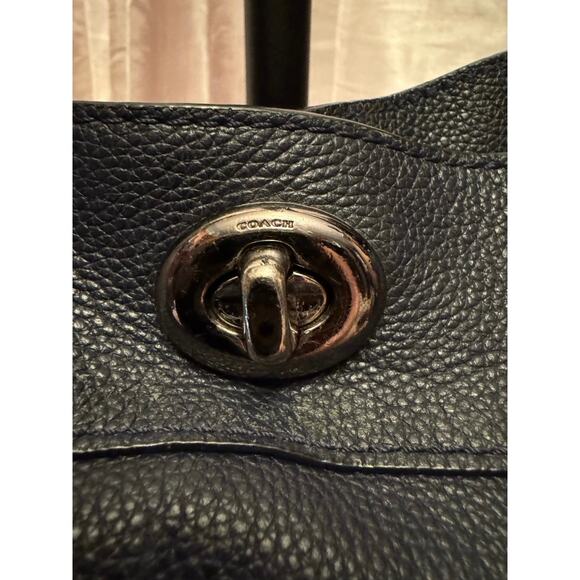 Coach Edie Chain Shoulder Bag Navy Pebbled Leather Turnlock Slouchy Tote - Picture 5 of 12